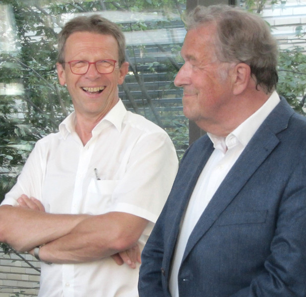 Oberbürgermeister Klaus Mohrs und Prof. Rolf Schnellecke